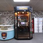 CoCoBar電話亭KTV再度進擊!桃園A8機場捷運長庚醫院站新據點,讓你隨時開嗓、音樂滿場!